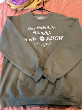 Niall Horan 'The Show' Tour Crewneck Sweater